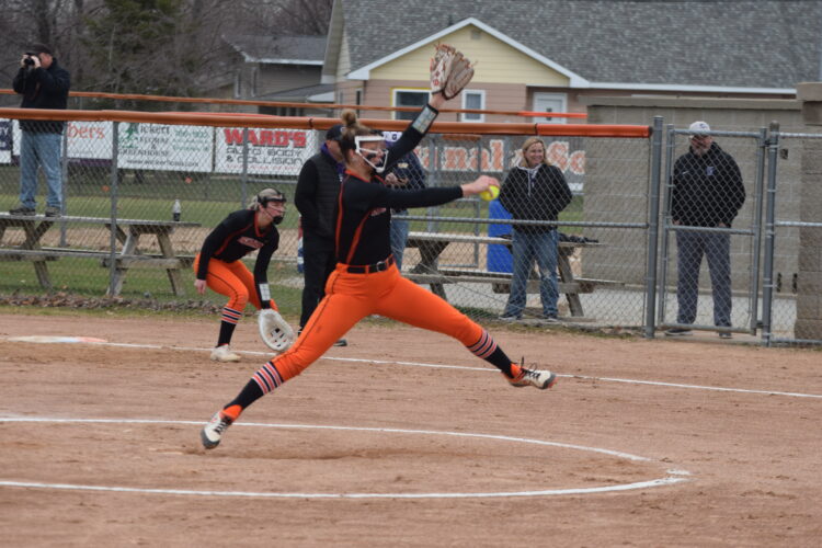 Eskymos take softball win 52 over Gladstone News, Sports, Jobs